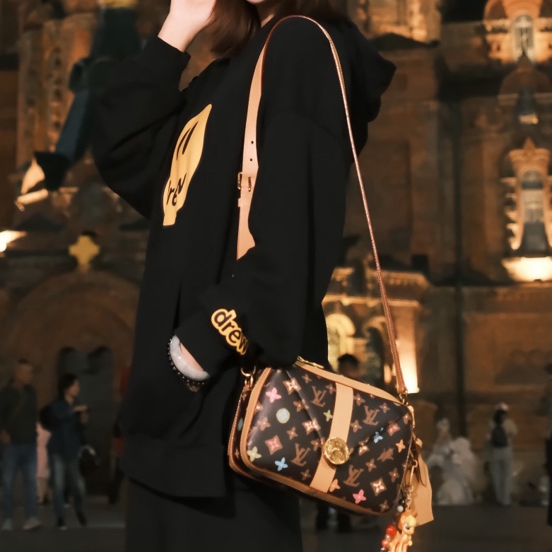 【全新品】Louis Vuitton x Tyler 聯名款 ENVELOPE Logo印花皮革手拿單肩斜挎包芯片款-6