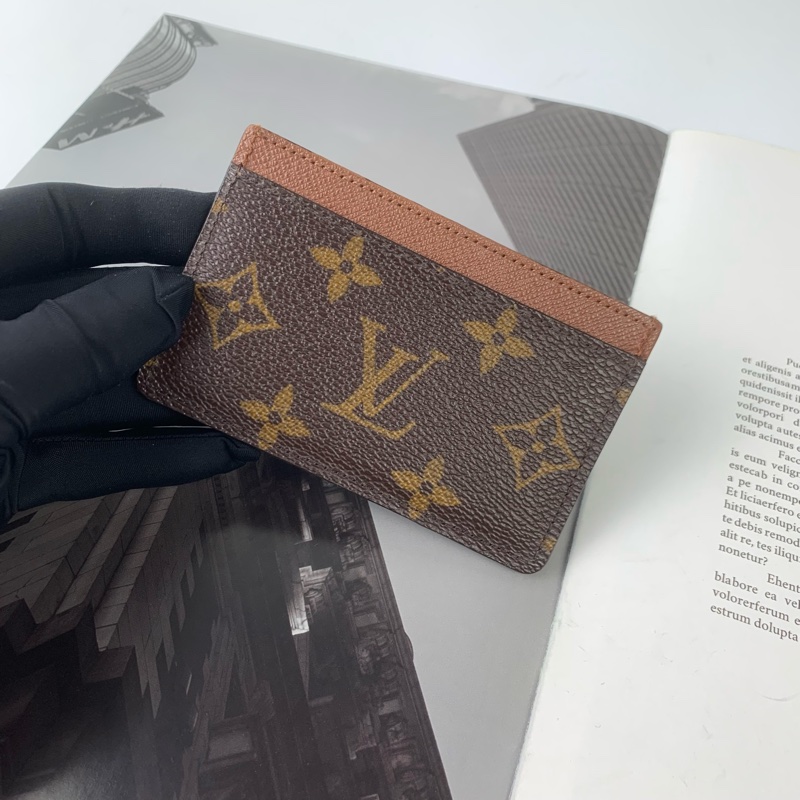 LV經典卡片夾 有原廠盒子-2