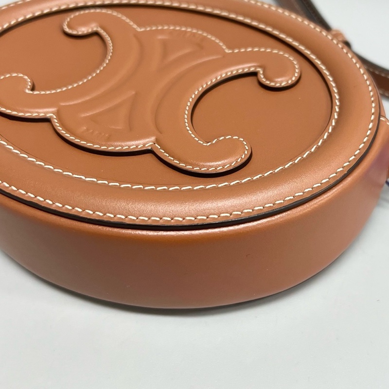 Celine/賽琳 焦糖色全皮凱旋門浮雕mini單肩斜挎月餅包 尺寸15.5*12*-3