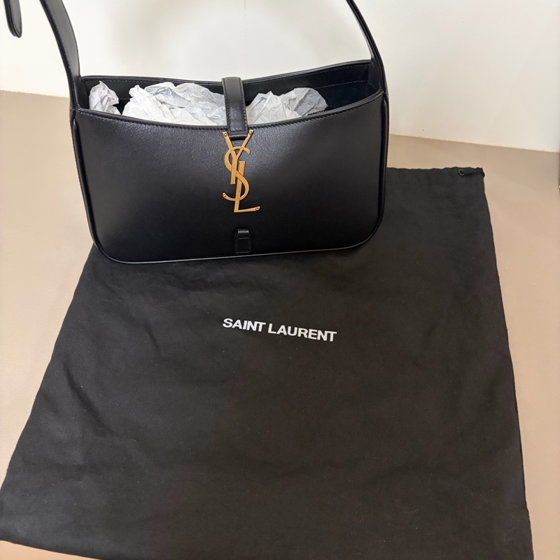 Saint laurent le 5 à 7 YSL 黑色羊皮腋下包-1