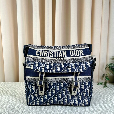 Dior迪奧老花郵差包藍色經典款 帆布材質 男女同款 肩帶可調節 單肩斜挎都行 老花低調又經典 容量大且百搭