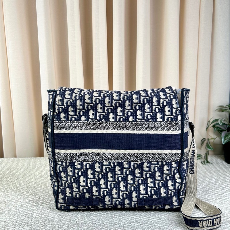 Dior迪奧老花郵差包藍色經典款 帆布材質 男女同款 肩帶可調節 單肩斜挎都行 老花低調又經典 容量大且百搭-4