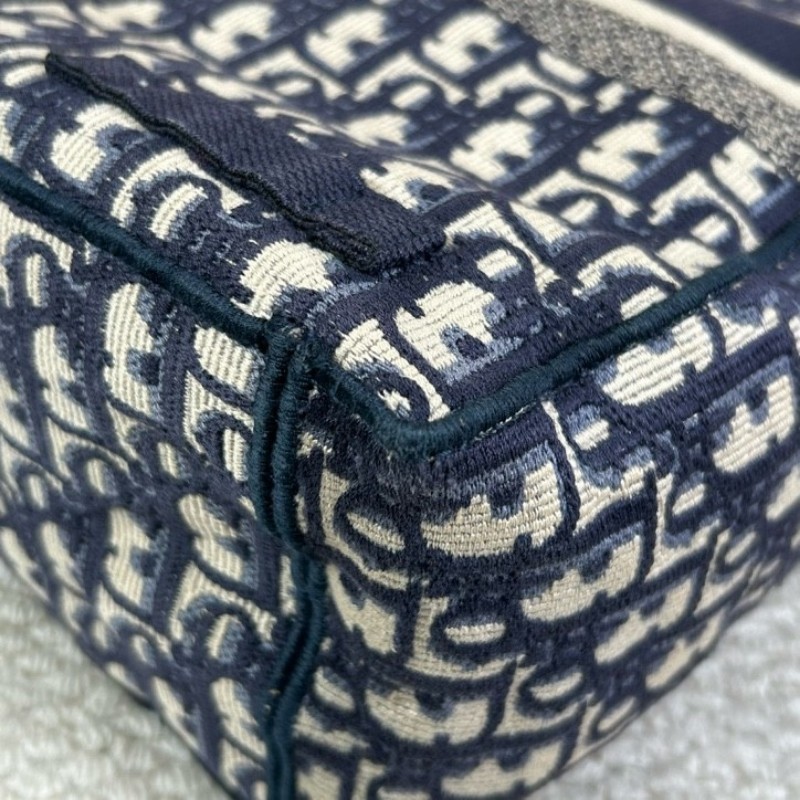 Dior迪奧老花郵差包藍色經典款 帆布材質 男女同款 肩帶可調節 單肩斜挎都行 老花低調又經典 容量大且百搭-10