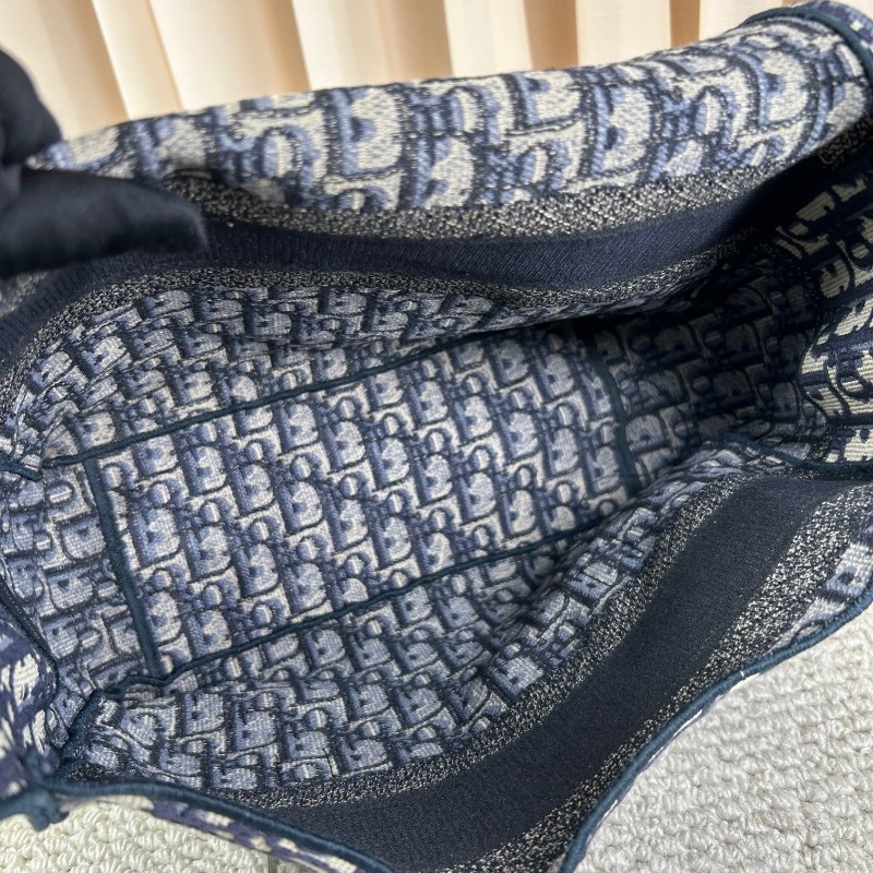 Dior迪奧老花郵差包藍色經典款 帆布材質 男女同款 肩帶可調節 單肩斜挎都行 老花低調又經典 容量大且百搭-12