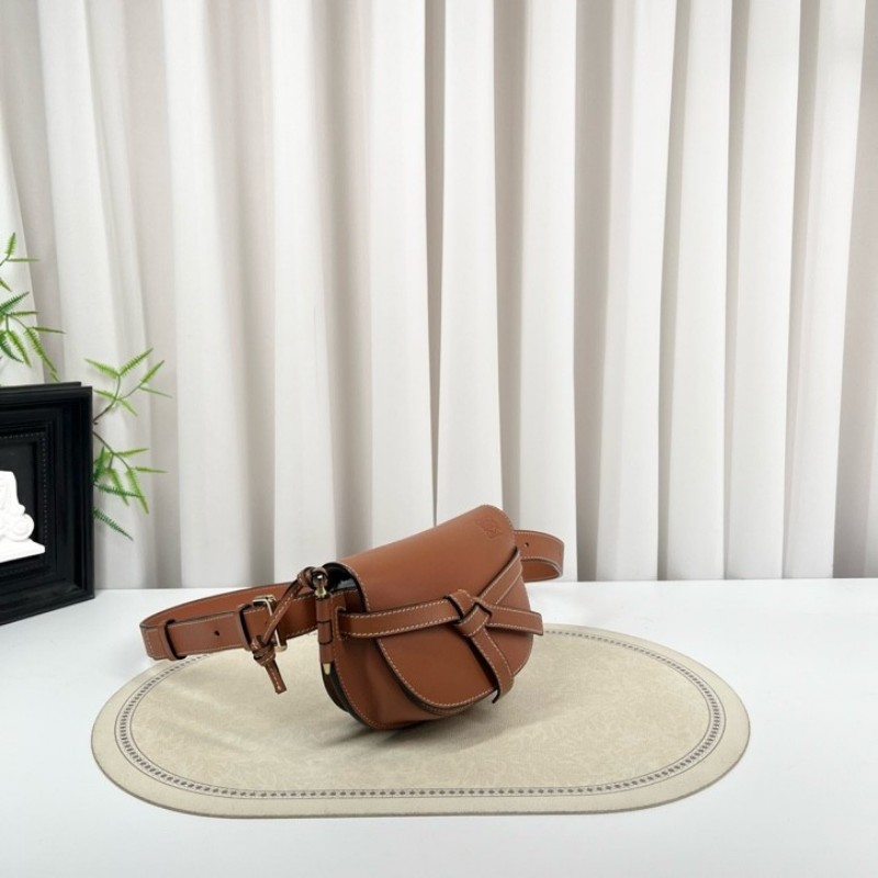 Loewe羅意威 gate迷你馬鞍包焦糖色 適合秋冬的顏色 簡約百搭 時尚大方-3