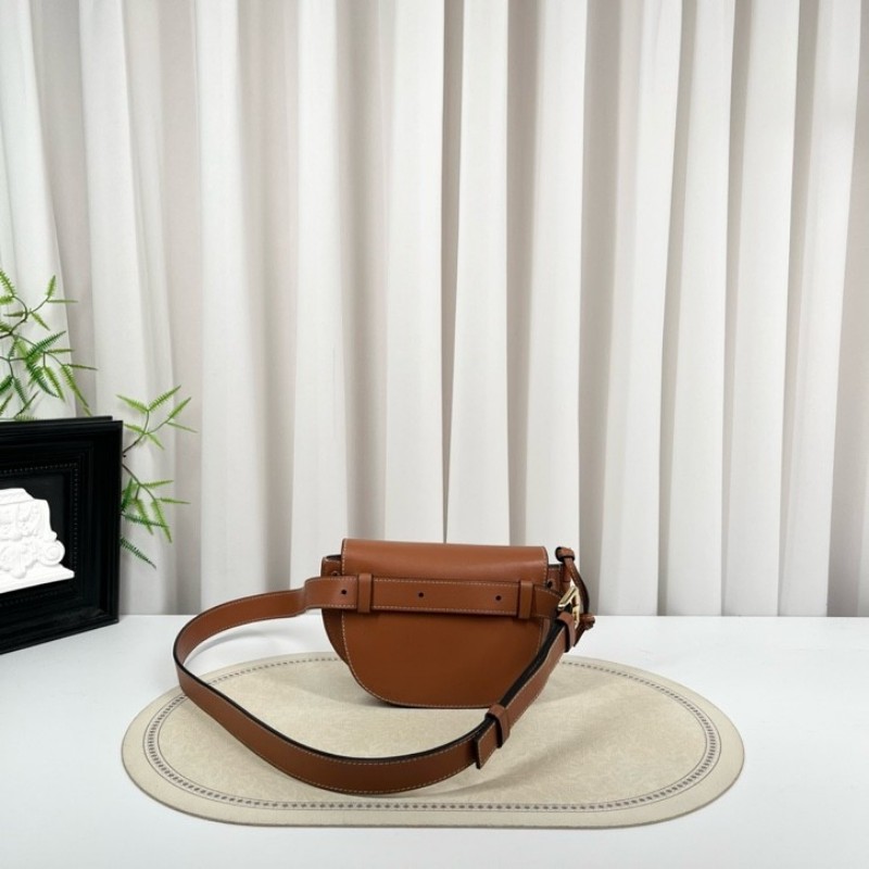Loewe羅意威 gate迷你馬鞍包焦糖色 適合秋冬的顏色 簡約百搭 時尚大方-6