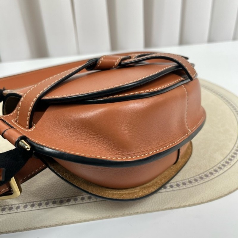 Loewe羅意威 gate迷你馬鞍包焦糖色 適合秋冬的顏色 簡約百搭 時尚大方-7