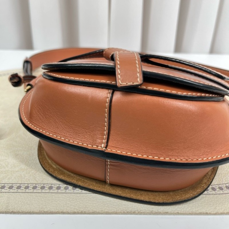 Loewe羅意威 gate迷你馬鞍包焦糖色 適合秋冬的顏色 簡約百搭 時尚大方-8