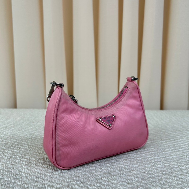普拉達Prada迷你尼龍hobo粉紅色 顏色太嫩了 粉紅色太適合春夏 材質耐造 含肩帶可斜挎可單肩可手提-2