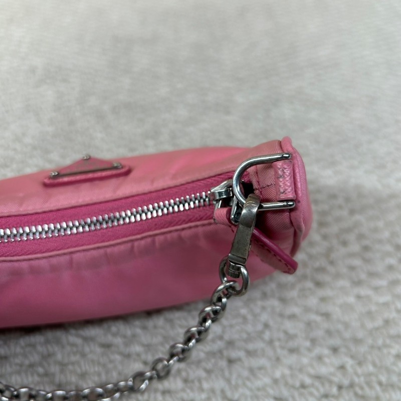 普拉達Prada迷你尼龍hobo粉紅色 顏色太嫩了 粉紅色太適合春夏 材質耐造 含肩帶可斜挎可單肩可手提-22