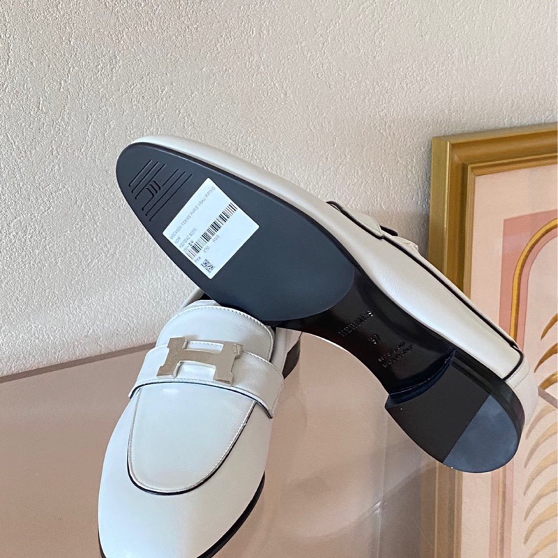 閒置新 未使用 Hermès 愛馬仕康康樂福鞋 白色銀扣 黑色滾邊 37碼-3