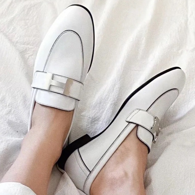 閒置新 未使用 Hermès 愛馬仕康康樂福鞋 白色銀扣 黑色滾邊 37碼-4