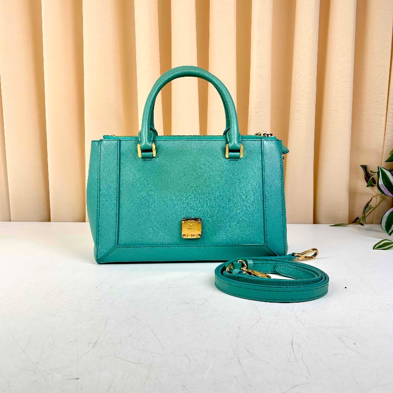 MCM MCM十字紋殺手包 孔雀綠色牛皮,金色五金配件,雙拉鏈設計-0