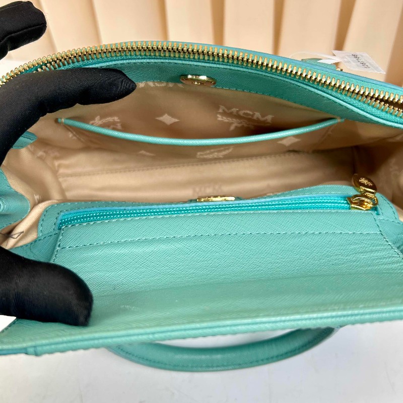 MCM MCM十字紋殺手包 孔雀綠色牛皮,金色五金配件,雙拉鏈設計-9