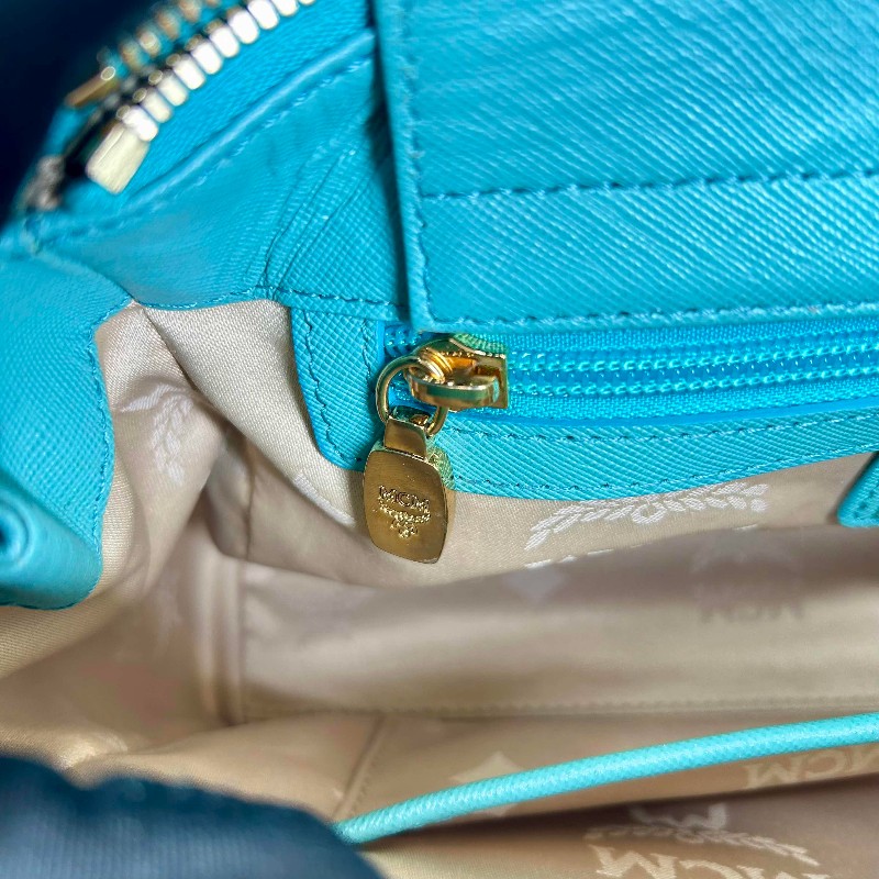 MCM MCM十字紋殺手包 孔雀綠色牛皮,金色五金配件,雙拉鏈設計-11