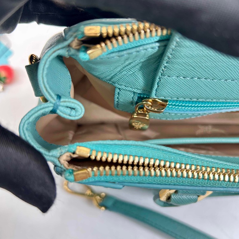 MCM MCM十字紋殺手包 孔雀綠色牛皮,金色五金配件,雙拉鏈設計-12