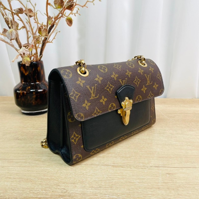 專櫃價2.7折!LOUIS VUITTON Victoire老花 金屬鏈條搭配拼色皮革 腋下包斜挎包單肩包-2