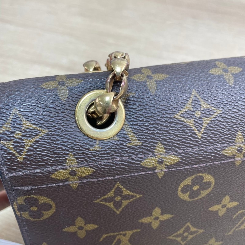專櫃價2.7折!LOUIS VUITTON Victoire老花 金屬鏈條搭配拼色皮革 腋下包斜挎包單肩包-15