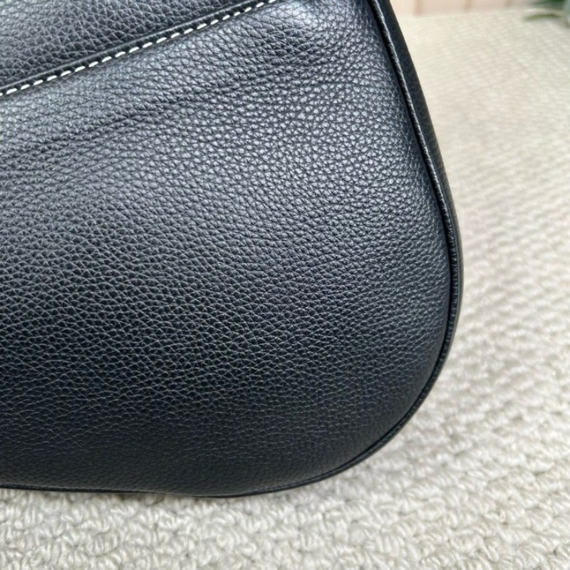 Dior迪奧 Kaws小蜜蜂黑色全皮男士馬鞍包 可斜挎可當胸包 整體黑色搭配寬肩帶小蜜蜂刺繡點睛之筆 帥氣百搭-10