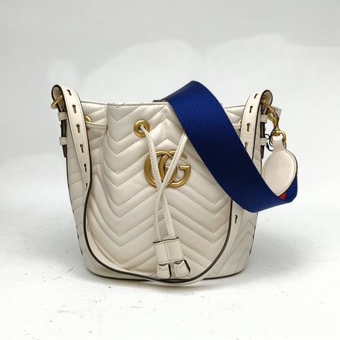 GUCCI GGMarmont抽繩水桶包21白色牛皮金扣