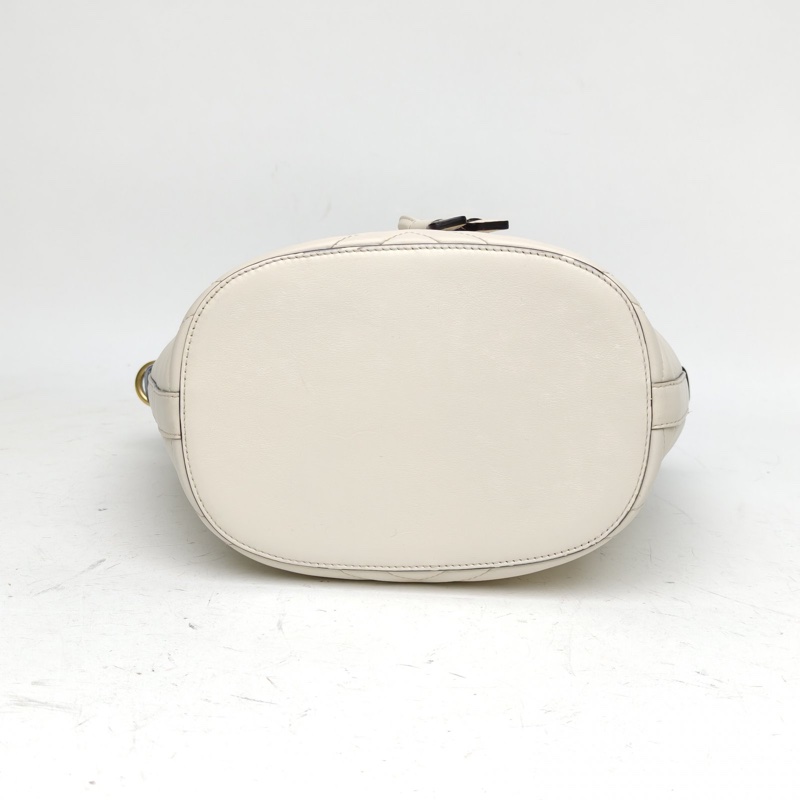 GUCCI GGMarmont抽繩水桶包21白色牛皮金扣-3