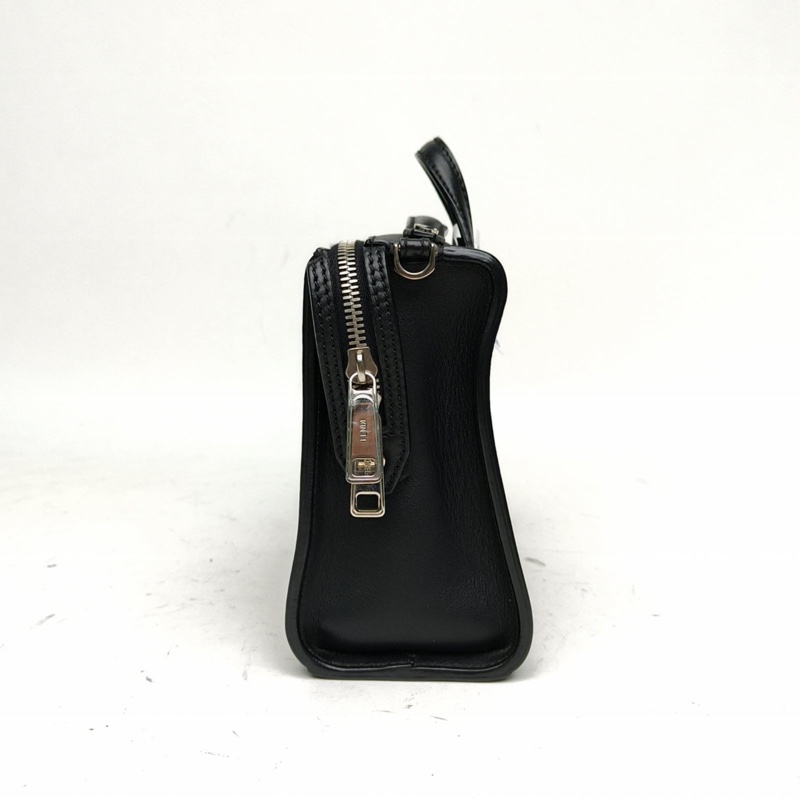 FENDI 黑色牛皮銀扣小怪獸logo手提斜挎包-1