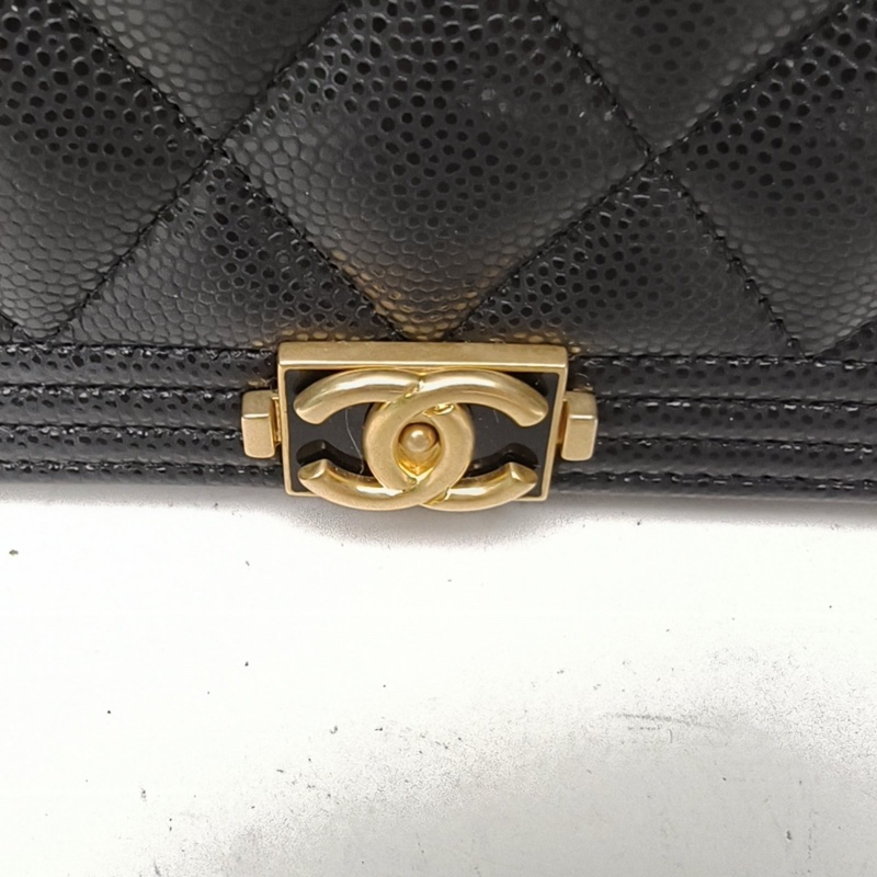 CHANEL 23B手柄款leboy黑色荔枝牛皮晶片金扣-4