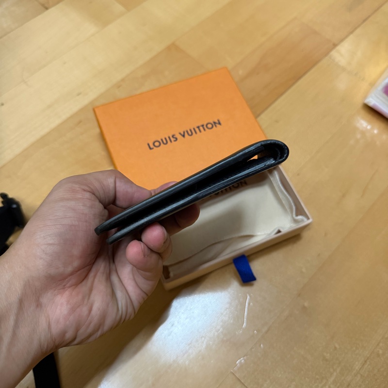 Lv水波紋對開短夾（8卡）-2