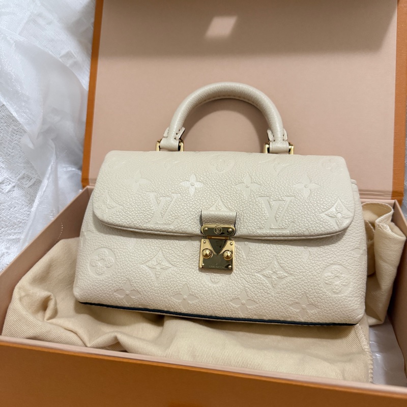 LV 瑪德琳白色小包 – 幾乎全新，含塵袋與保卡-6