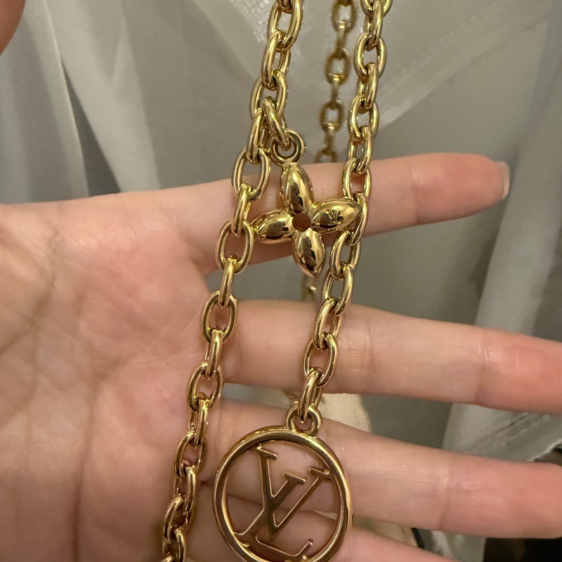 LV 瑪德琳白色小包 – 幾乎全新，含塵袋與保卡-15