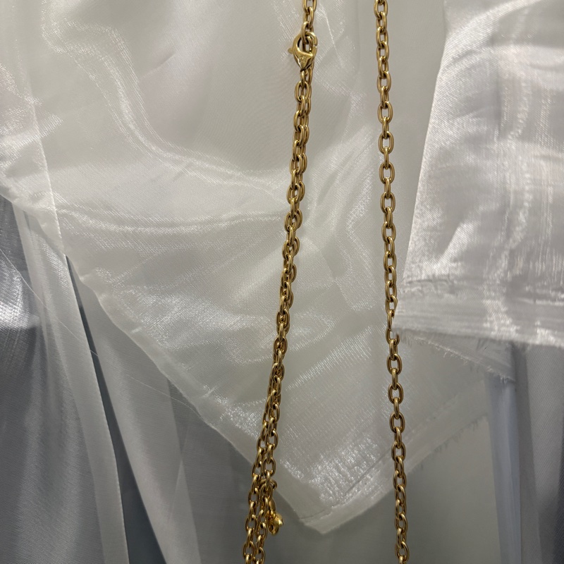 LV 瑪德琳白色小包 – 幾乎全新，含塵袋與保卡-17