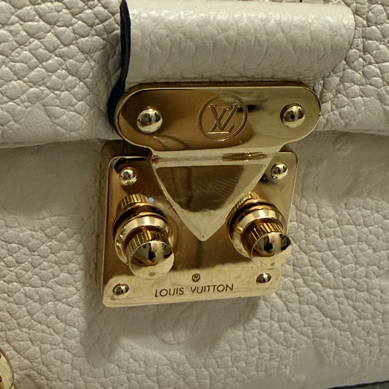 LV 瑪德琳白色小包 – 幾乎全新，含塵袋與保卡-19