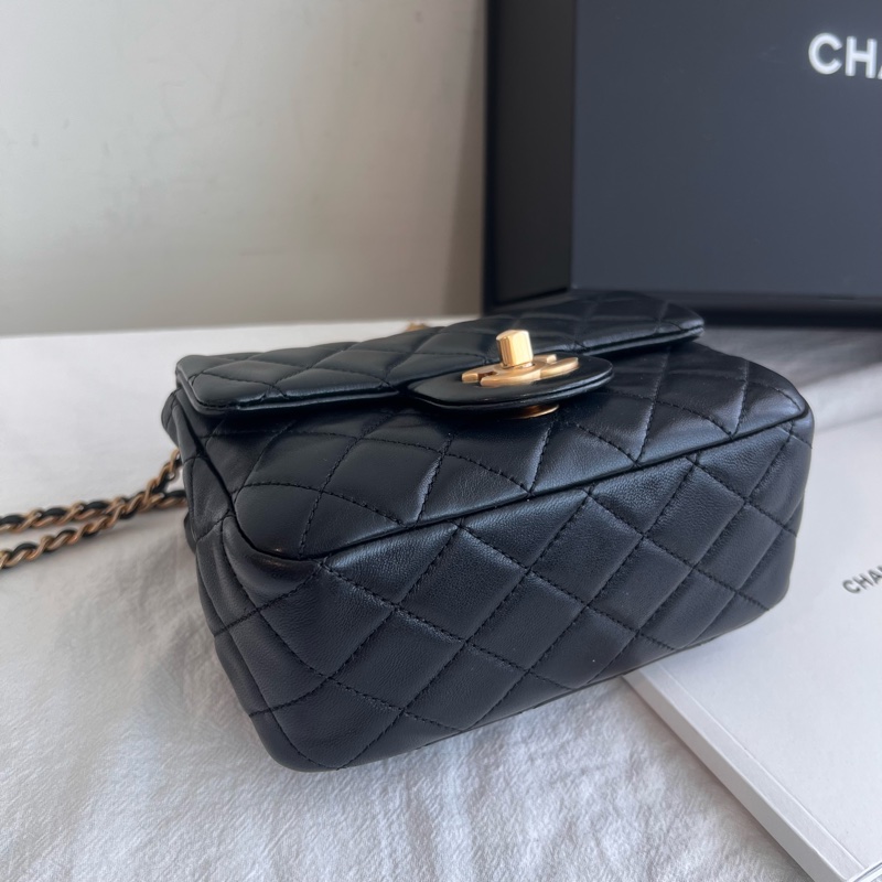 ෆ Chanel黑金金球方胖-7