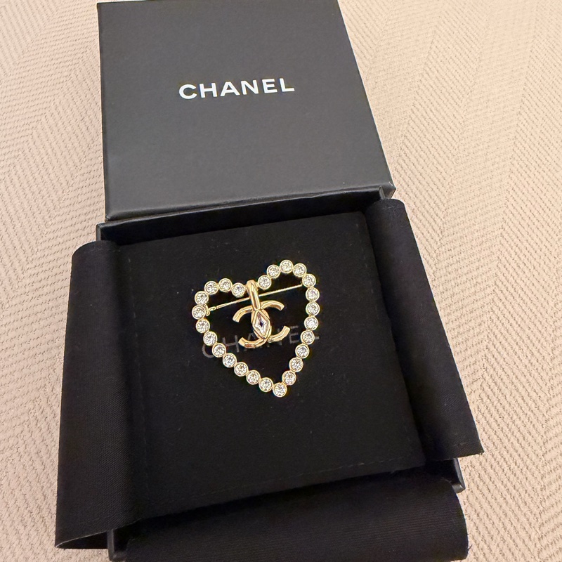 Chanel香奈兒23C 水鑽愛心胸針 超閃亮!-1