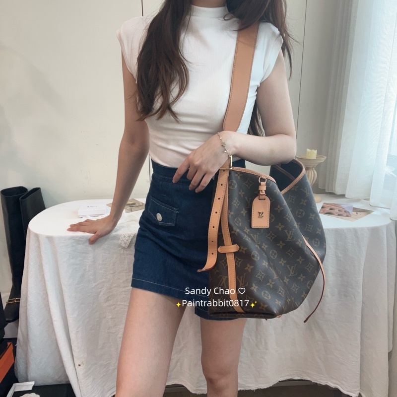 ෆ LV Carryall托特包MM-2