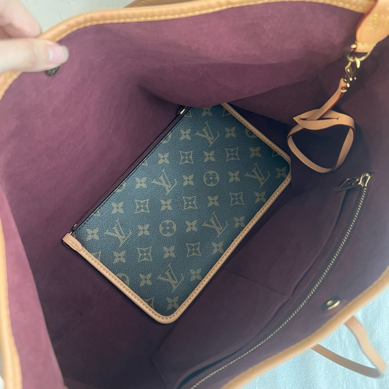 ෆ LV Carryall托特包MM-10