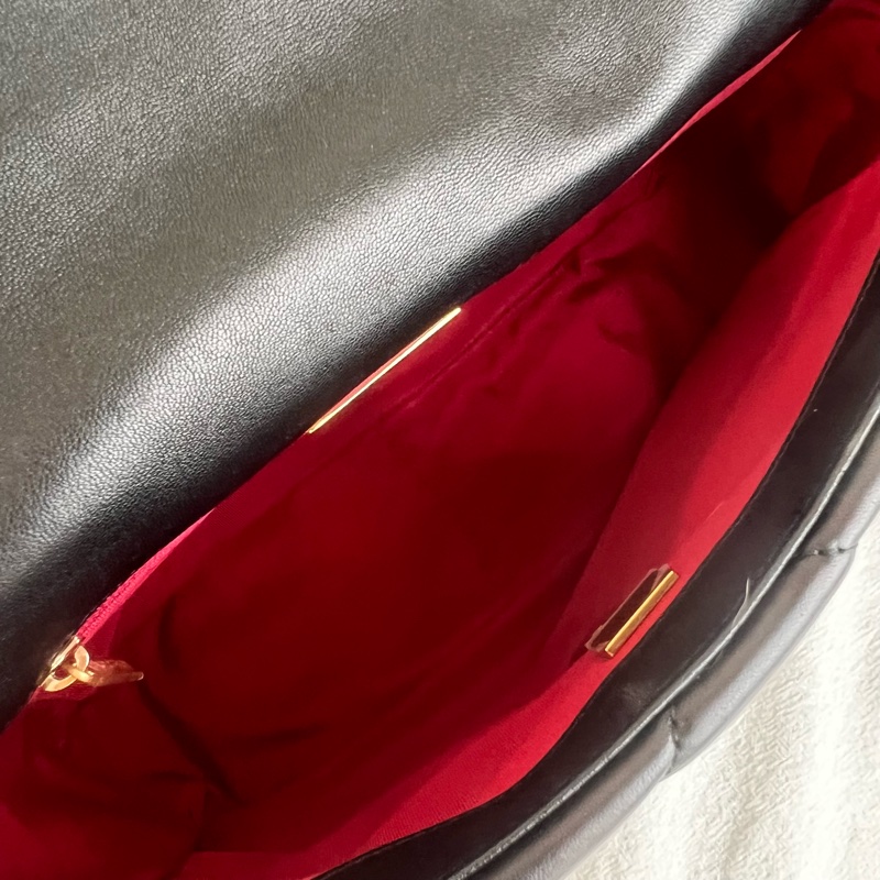 ෆ Chanel黑金19 Bag-11