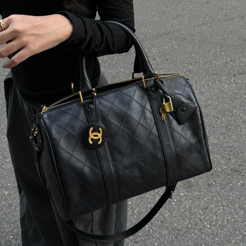 【超熱門秒殺款⏰】 Chanel 黑金 波士頓包 肩背+手提+斜背包 (專櫃27.3萬)-14