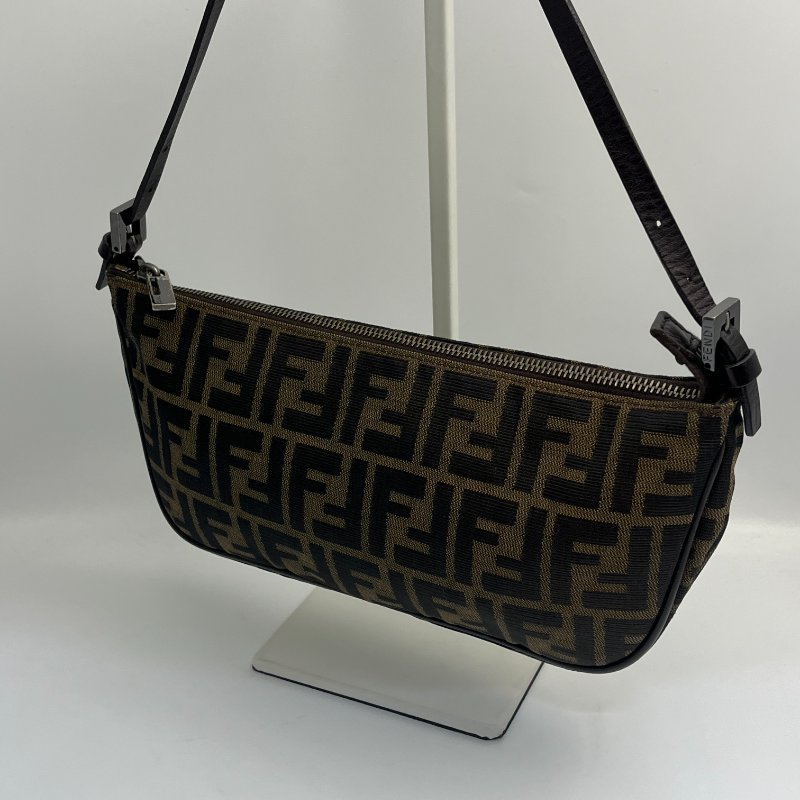 🏷Fendi漁夫包-5