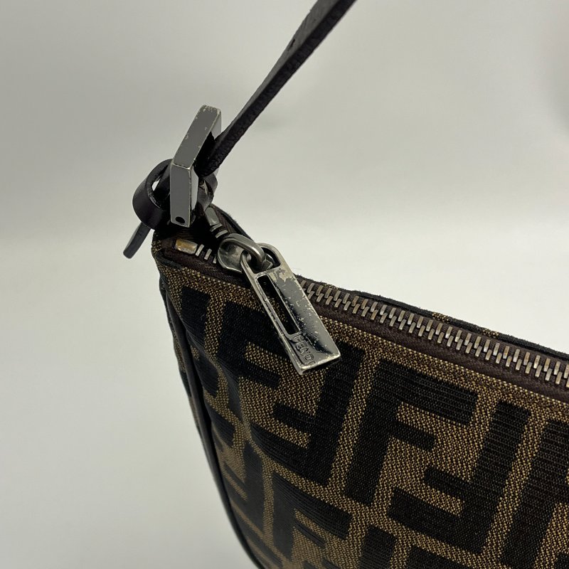 🏷Fendi漁夫包-6