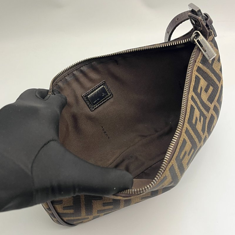 🏷Fendi漁夫包-9