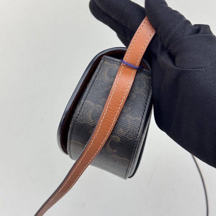 Celine賽琳 凱旋門棕色老花鎖頭腋下包 ,尺寸:20x10.5x6cm-7