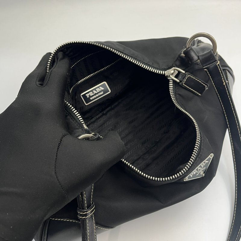 🏷Prada尼龍肩背包-11