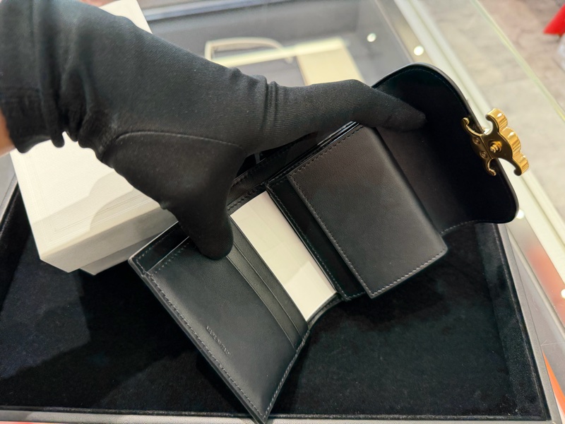 Celine 凱旋門真皮三折短夾-9