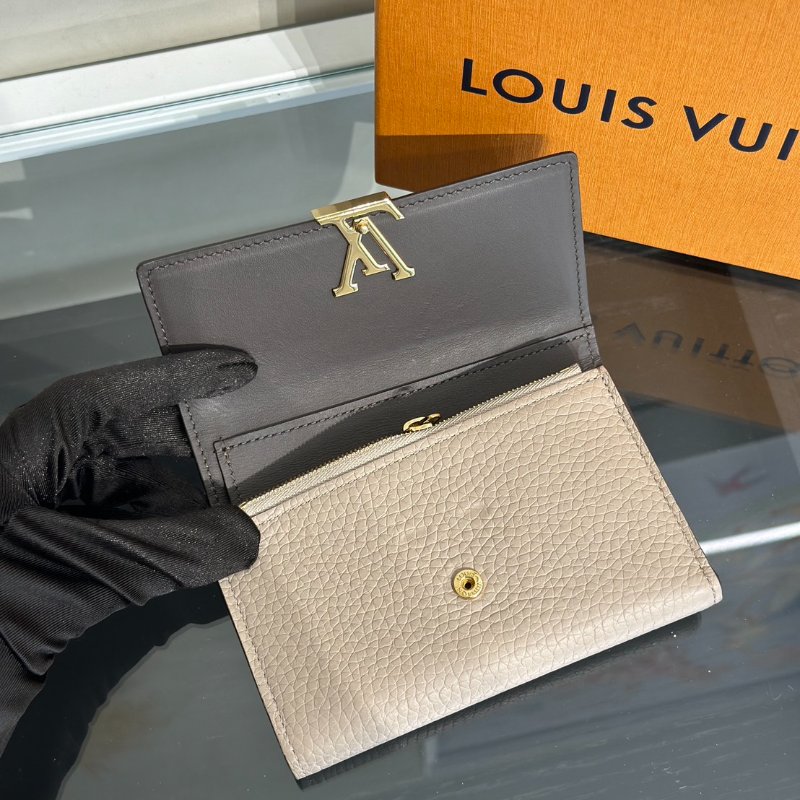 LOUIS VUITTON Capucines三折短夾 - 米灰-4