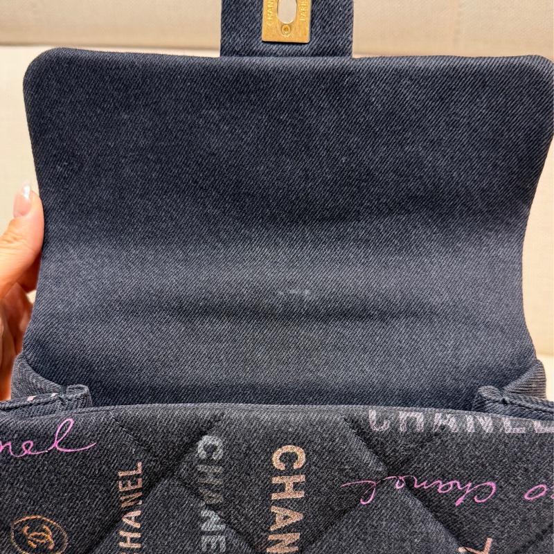 香奈兒Chanel 22P 黑色牛仔塗鴉CF 小號-12
