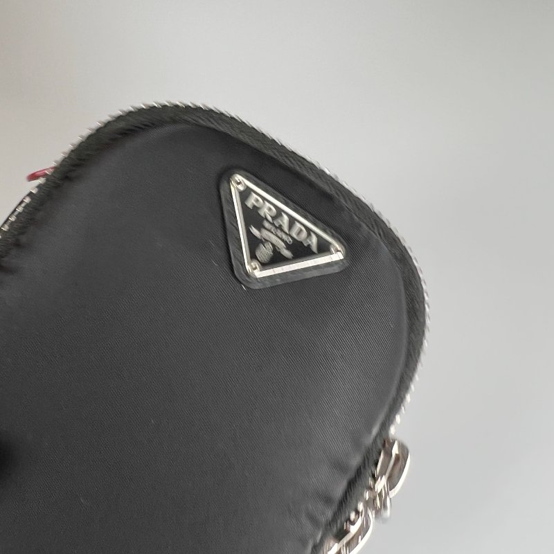 PRADA 黑尼龍手機包-5