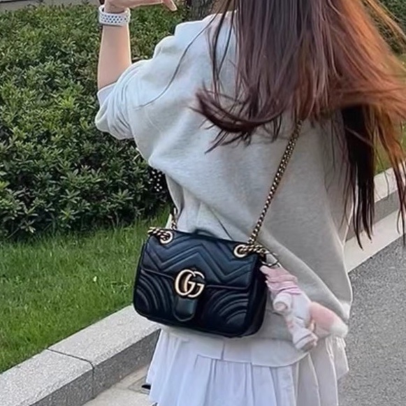 Gucci古馳Marmont馬蒙22鏈條包 黑色 金扣 尺寸22*14*6-7