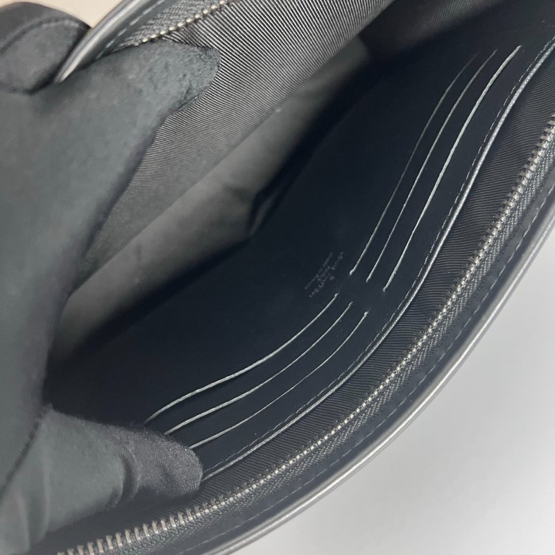 LV M61692 黑老花手拿包-5