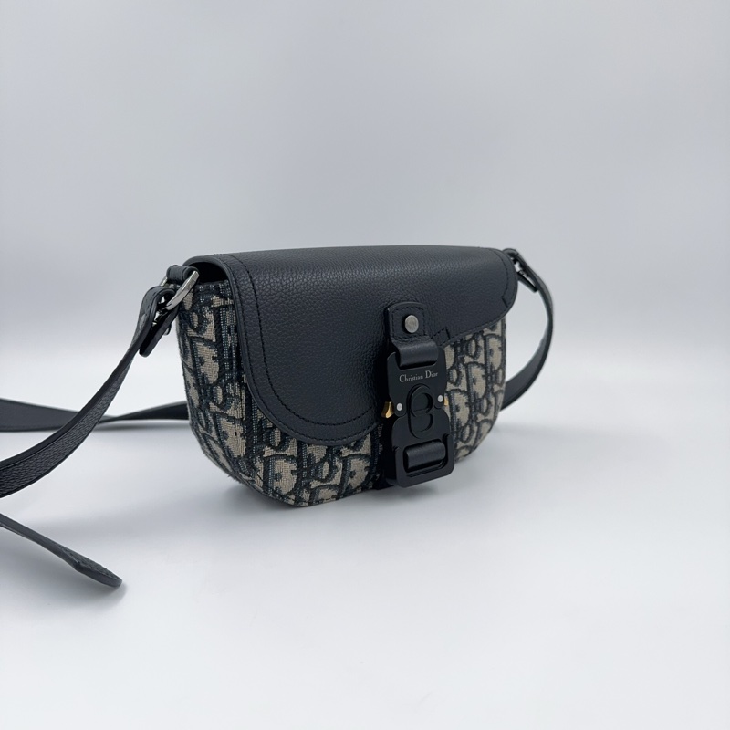 Dior 緹花拼黑牛皮下蓋斜背郵差包-4